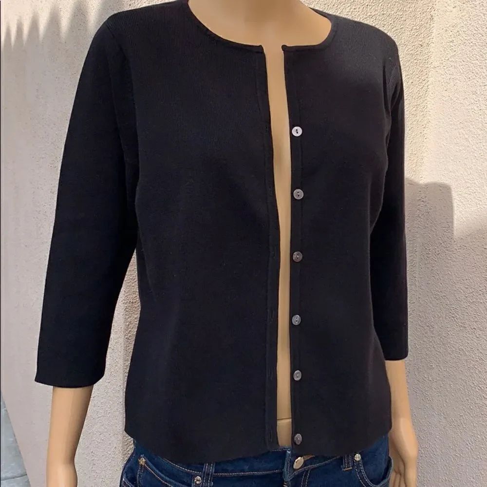 Apostrophe Petite Medium Scoop Neck 3/4 Sleeve 6 Button Front Woman’s Sweater